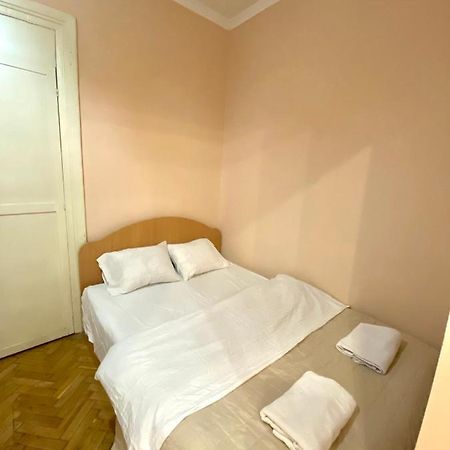 Квартира Біля Залізничного Вокзалу Вулиця Залізнична 10 До 5 Гостей Львов Экстерьер фото
