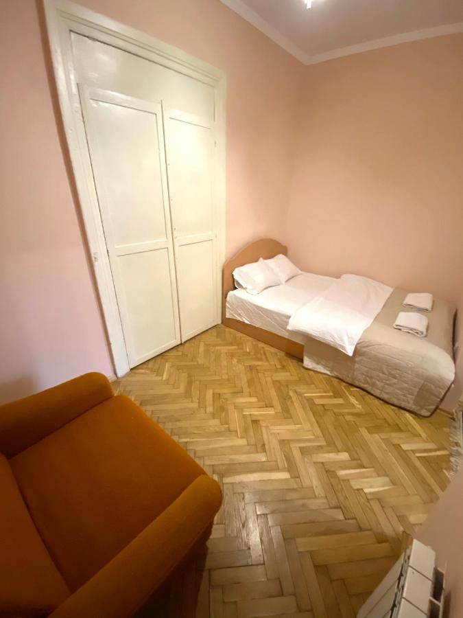 Квартира Біля Залізничного Вокзалу Вулиця Залізнична 10 До 5 Гостей Львов Экстерьер фото
