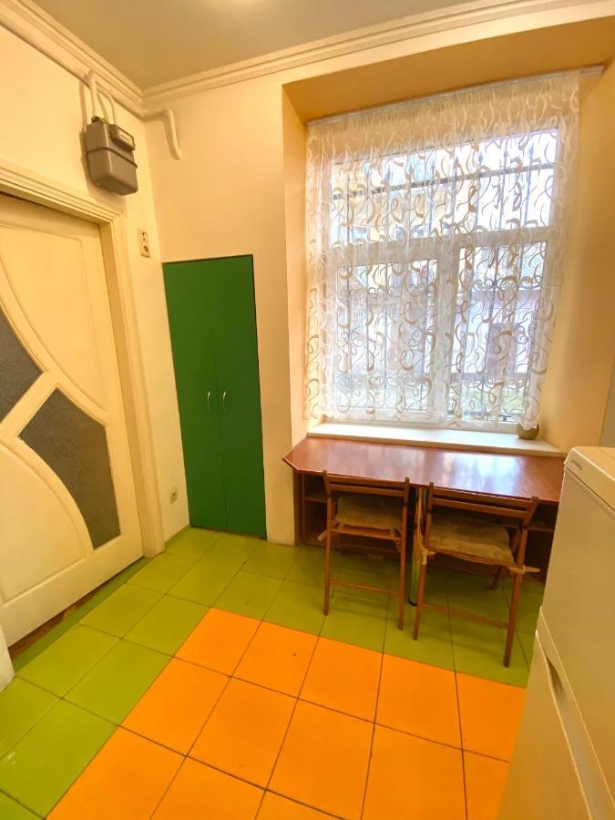 Квартира Біля Залізничного Вокзалу Вулиця Залізнична 10 До 5 Гостей Львов Экстерьер фото