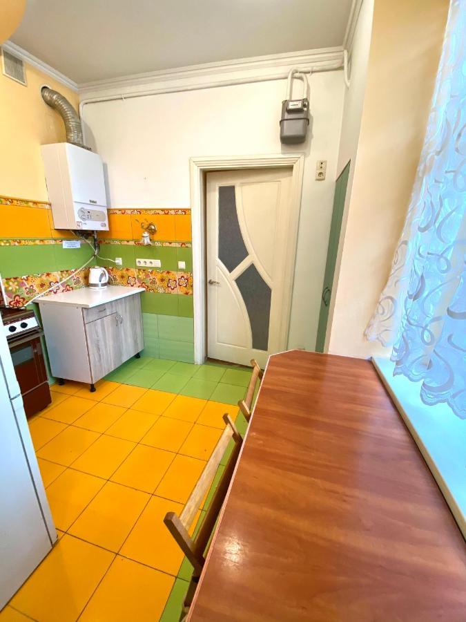 Квартира Біля Залізничного Вокзалу Вулиця Залізнична 10 До 5 Гостей Львов Экстерьер фото