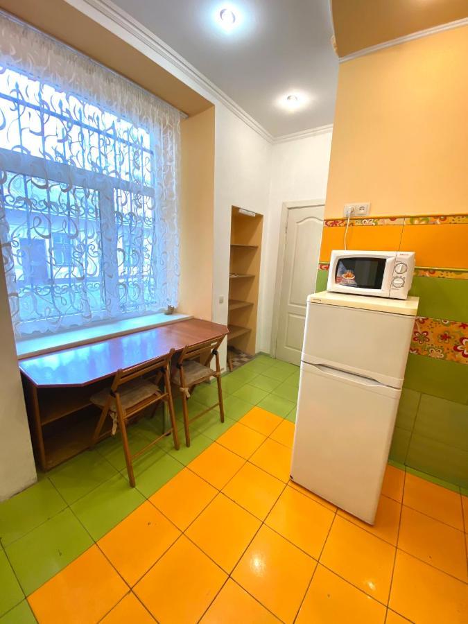 Квартира Біля Залізничного Вокзалу Вулиця Залізнична 10 До 5 Гостей Львов Экстерьер фото