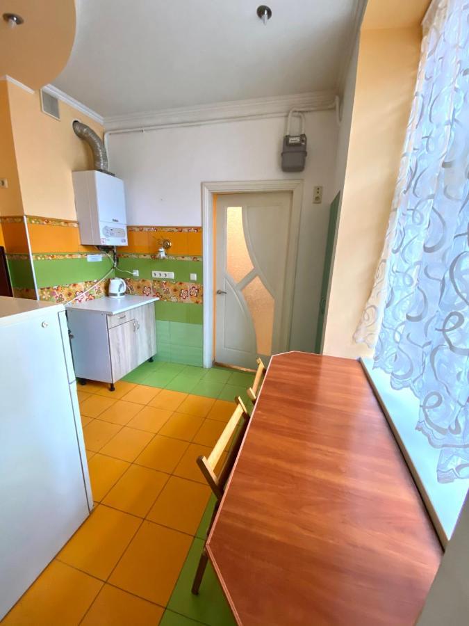 Квартира Біля Залізничного Вокзалу Вулиця Залізнична 10 До 5 Гостей Львов Экстерьер фото